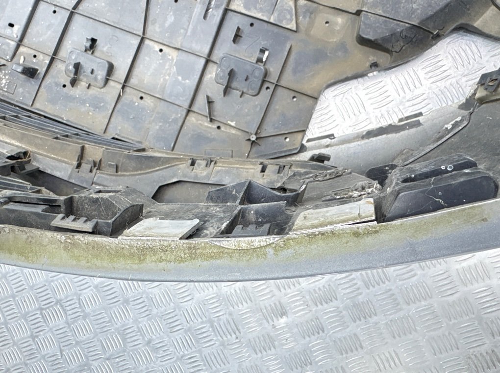 Бампер передний бу для Peugeot 308 T7 1.6 HDi, 2010 г. Бампер передний бу для Peugeot 308 T7 1.6 HDi, 2010 г.