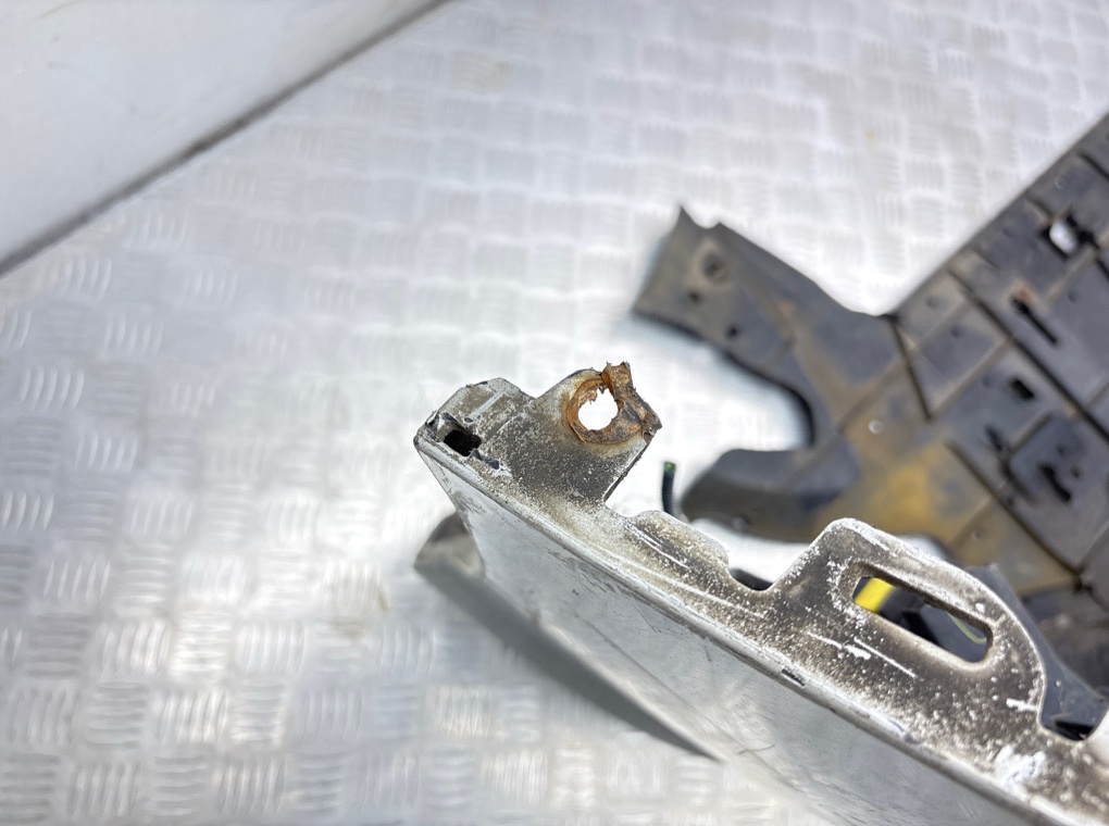 Бампер передний бу для Peugeot 308 T7 1.6 HDi, 2010 г. Бампер передний бу для Peugeot 308 T7 1.6 HDi, 2010 г.