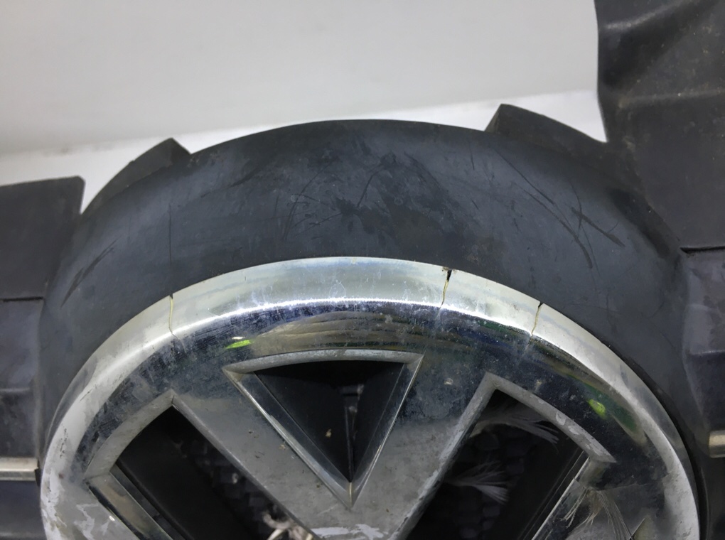 Решетка радиатора бу для Volkswagen Golf 6 2.0 TDi, 2009 г. Решетка радиатора бу для Volkswagen Golf 6 2.0 TDi, 2009 г.