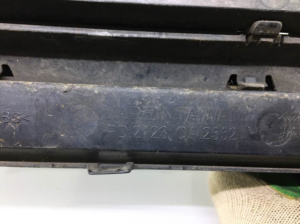 Решетка радиатора бу для Volkswagen Golf 6 2.0 TDi, 2009 г. Решетка радиатора бу для Volkswagen Golf 6 2.0 TDi, 2009 г.