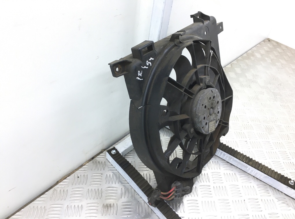 Вентилятор радиатора бу для Opel Astra H 1.9 CDTi, 2008 г. Вентилятор радиатора бу для Opel Astra H 1.9 CDTi, 2008 г.