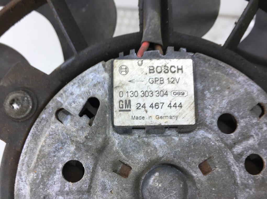 Вентилятор радиатора бу для Opel Astra H 1.9 CDTi, 2008 г. Вентилятор радиатора бу для Opel Astra H 1.9 CDTi, 2008 г.