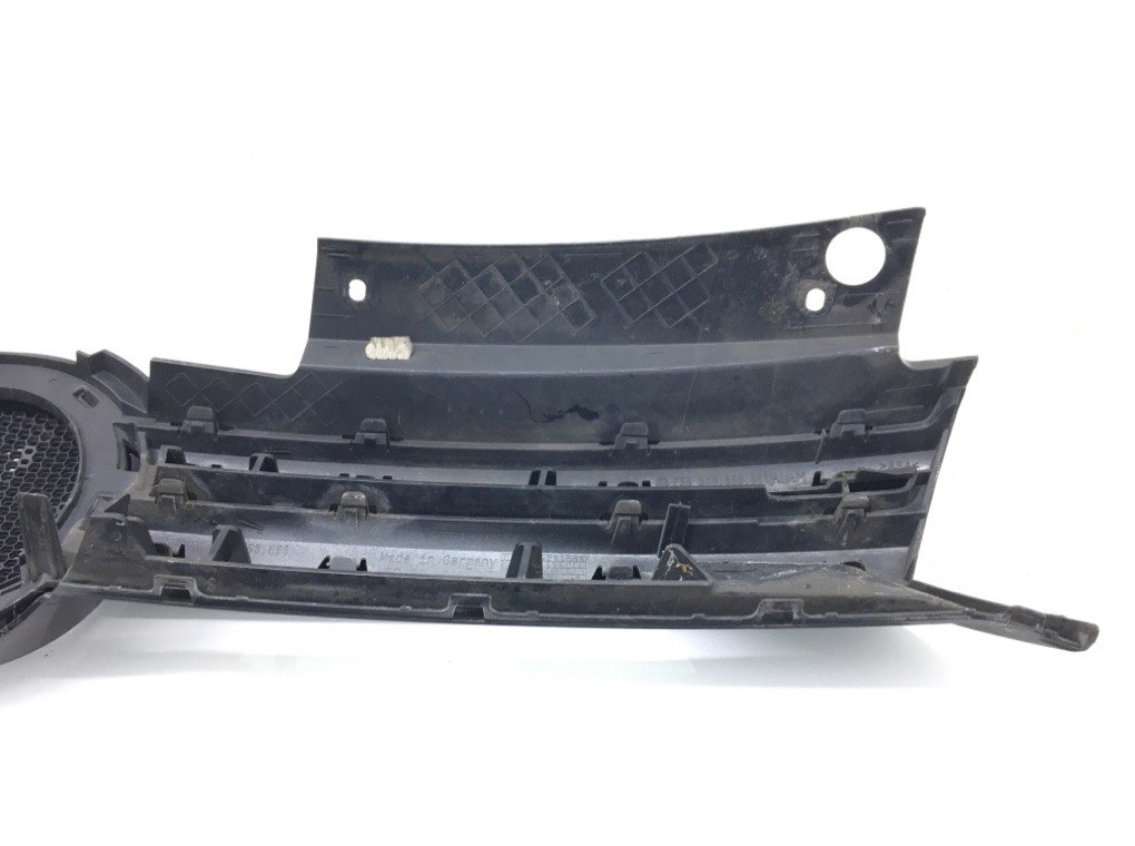 Решетка радиатора бу для Volkswagen Golf 6 1.6 TDi, 2011 г. Решетка радиатора бу для Volkswagen Golf 6 1.6 TDi, 2011 г.