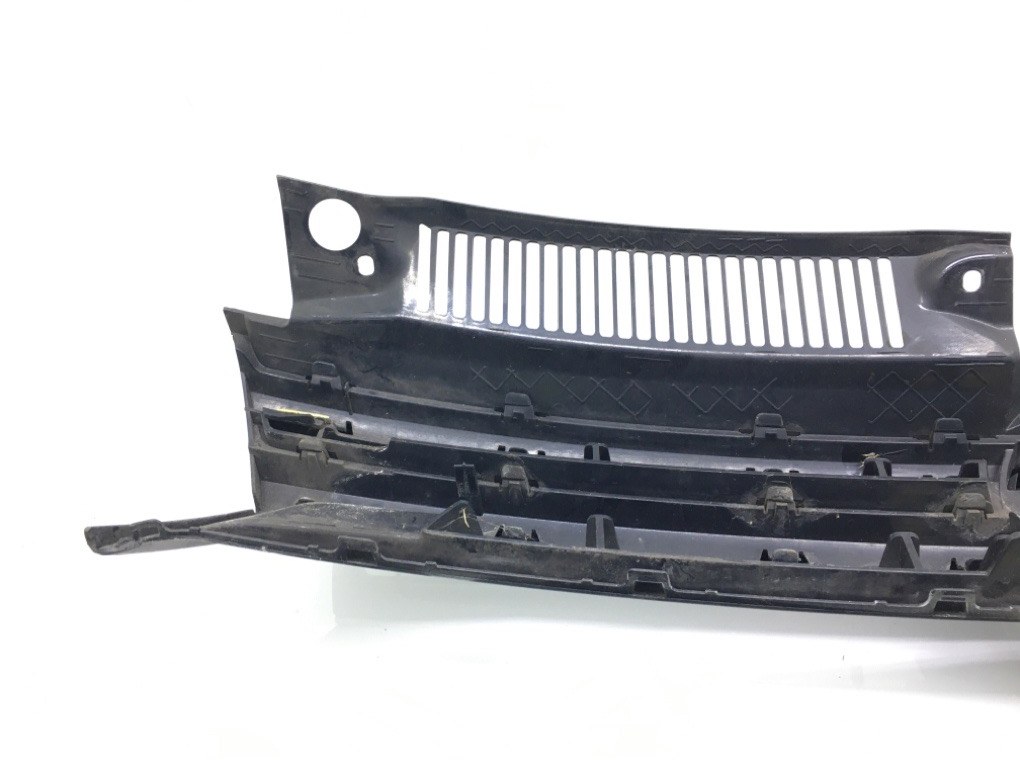 Решетка радиатора бу для Volkswagen Golf 6 1.6 TDi, 2011 г. Решетка радиатора бу для Volkswagen Golf 6 1.6 TDi, 2011 г.