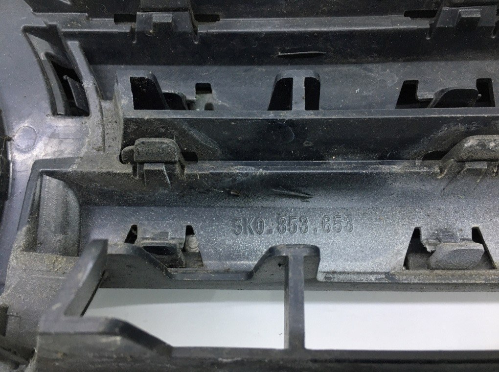 Решетка радиатора бу для Volkswagen Golf 6 1.6 TDi, 2011 г. Решетка радиатора бу для Volkswagen Golf 6 1.6 TDi, 2011 г.