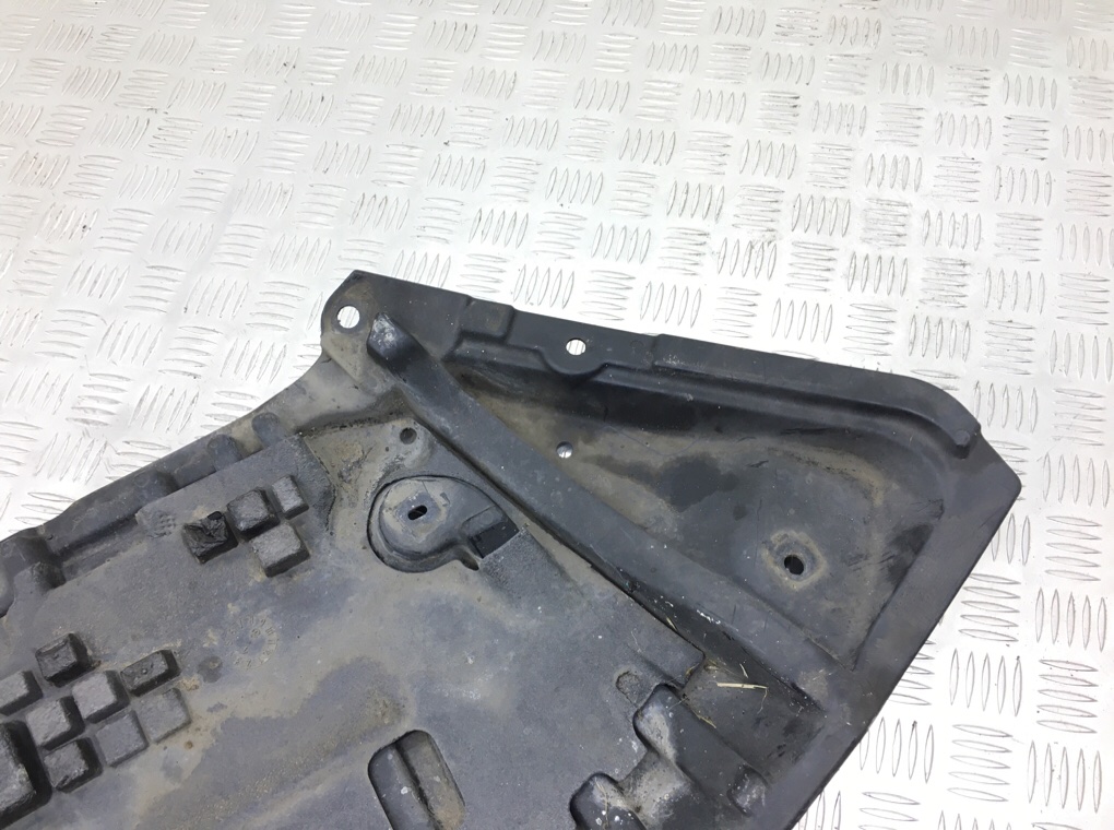 Защита двигателя бу для Mercedes E C207 2.2 CDi, 2013 г. Защита двигателя бу для Mercedes E C207 2.2 CDi, 2013 г.