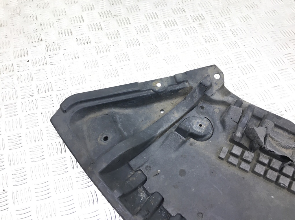 Защита двигателя бу для Mercedes E C207 2.2 CDi, 2013 г. Защита двигателя бу для Mercedes E C207 2.2 CDi, 2013 г.