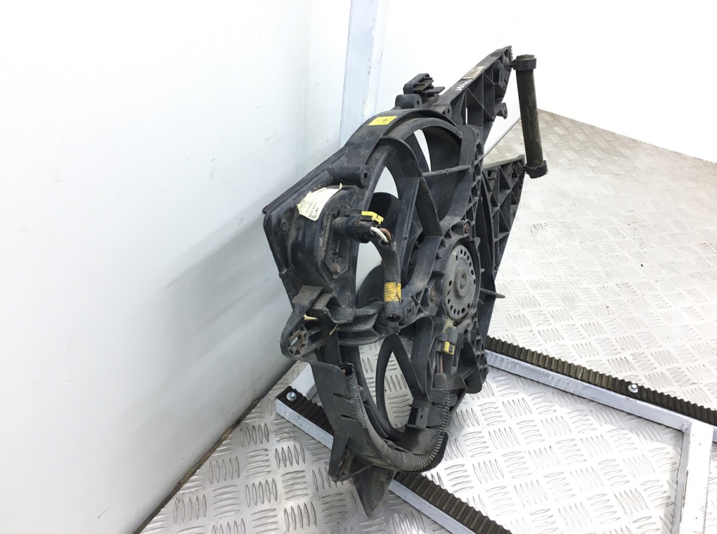 Вентилятор радиатора бу для Fiat Doblo 2 1.3 JTD,  2012 г.