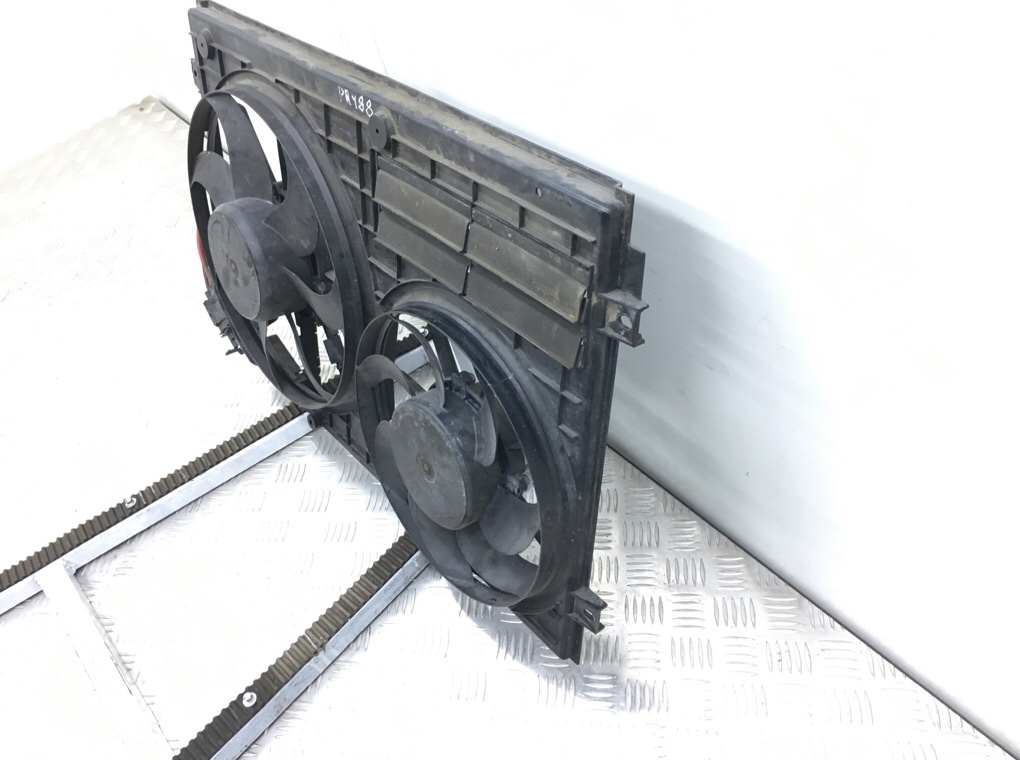 Вентилятор радиатора бу для Volkswagen Golf 5 2.0 TDi, 2004 г. Вентилятор радиатора бу для Volkswagen Golf 5 2.0 TDi, 2004 г.