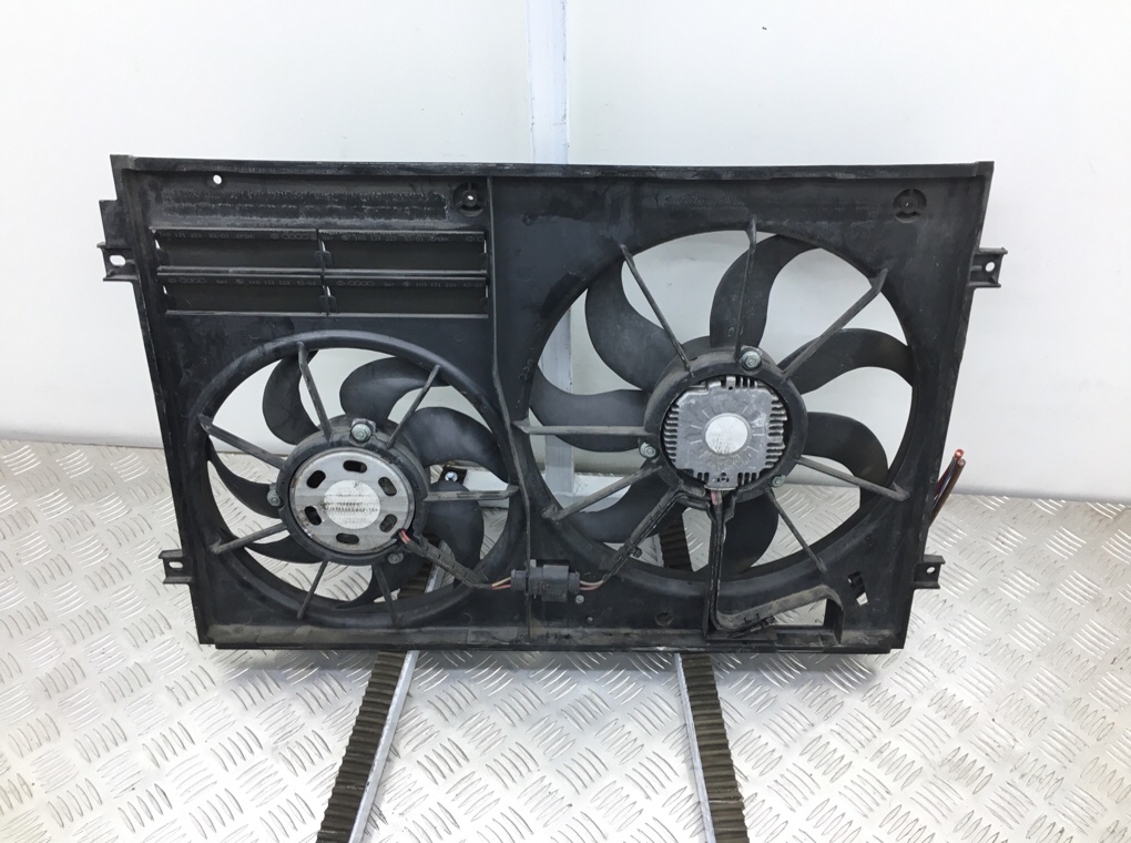 Вентилятор радиатора бу для Volkswagen Golf 5 2.0 TDi, 2004 г. Вентилятор радиатора бу для Volkswagen Golf 5 2.0 TDi, 2004 г.