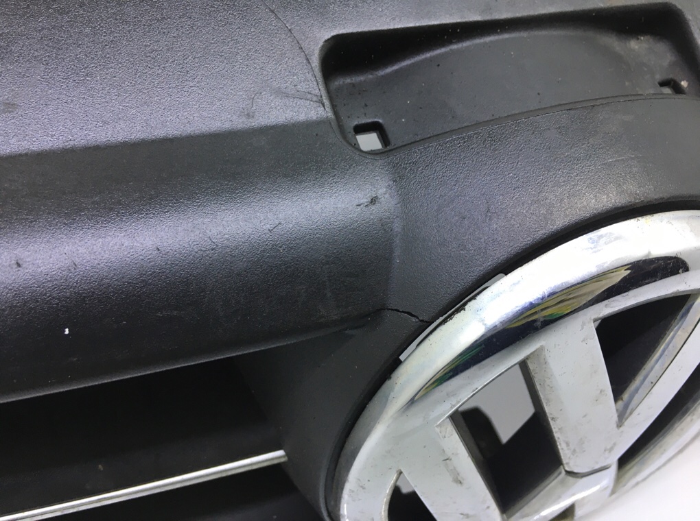 Решетка радиатора бу для Volkswagen Polo 5 1.4 i, 2009 г. Решетка радиатора бу для Volkswagen Polo 5 1.4 i, 2009 г.