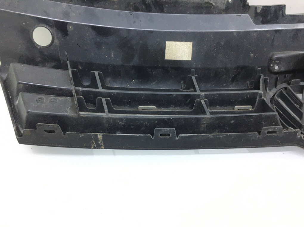 Решетка радиатора бу для Volkswagen Polo 5 1.4 i, 2009 г. Решетка радиатора бу для Volkswagen Polo 5 1.4 i, 2009 г.