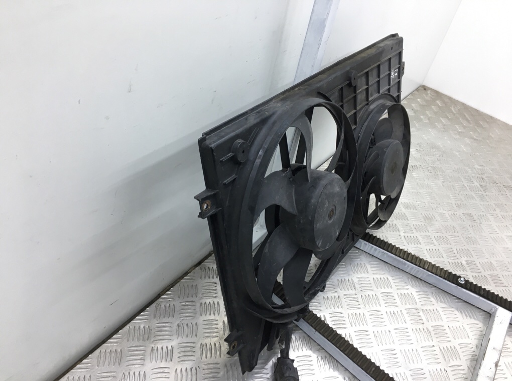 Вентилятор радиатора бу для Volkswagen Golf 5 1.9 TDi, 2007 г. Вентилятор радиатора бу для Volkswagen Golf 5 1.9 TDi, 2007 г.