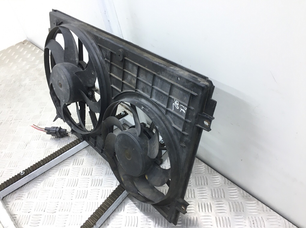 Вентилятор радиатора бу для Volkswagen Golf 5 1.9 TDi, 2007 г. Вентилятор радиатора бу для Volkswagen Golf 5 1.9 TDi, 2007 г.