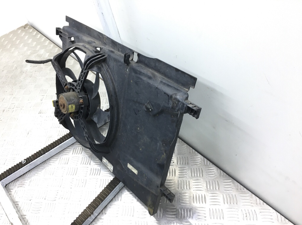 Вентилятор радиатора бу для Fiat Punto 3 1.2 i, 2007 г. Вентилятор радиатора бу для Fiat Punto 3 1.2 i, 2007 г.