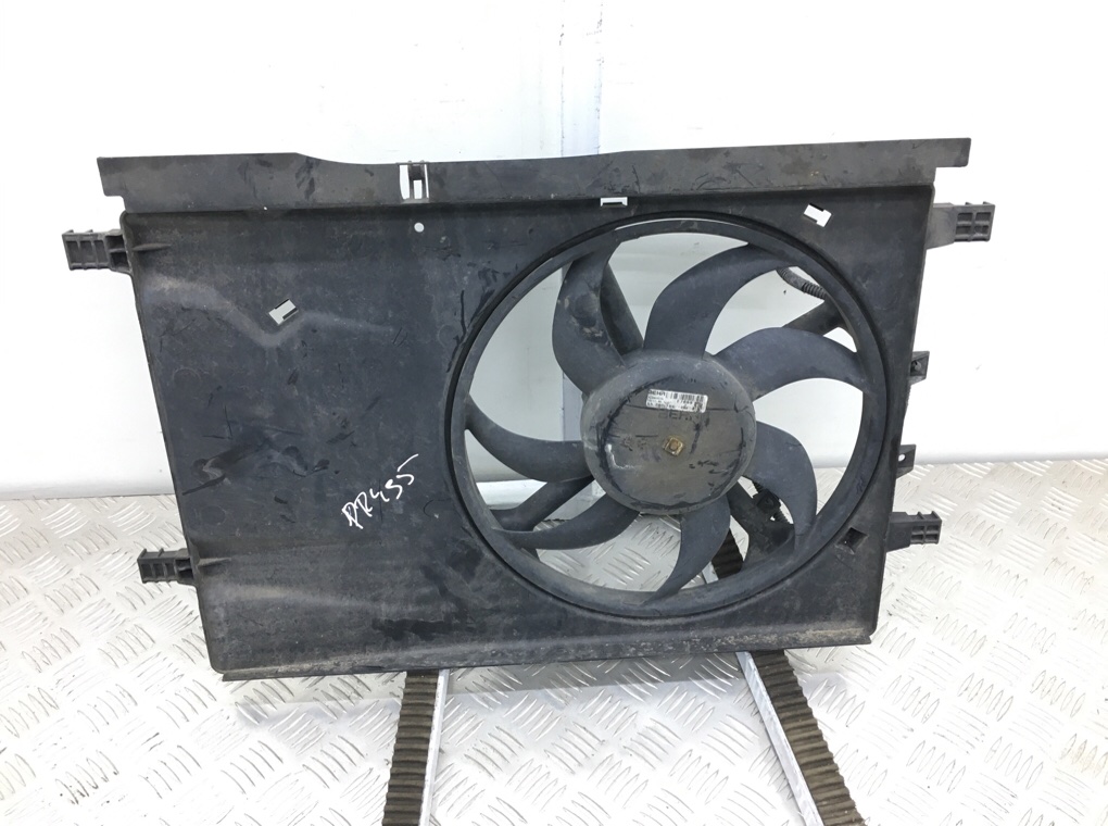 Вентилятор радиатора бу для Fiat Punto 3 1.2 i, 2007 г. Вентилятор радиатора бу для Fiat Punto 3 1.2 i, 2007 г.