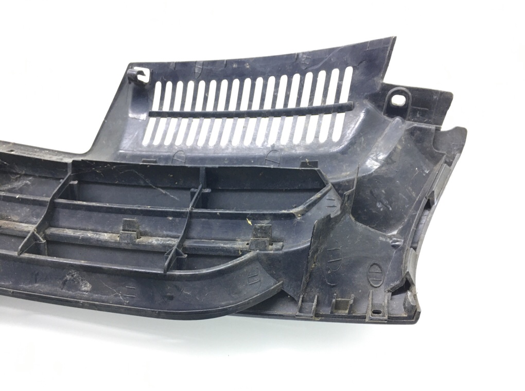 Решетка радиатора бу для Volkswagen Golf 5 2.0 TDi,  2004 г.