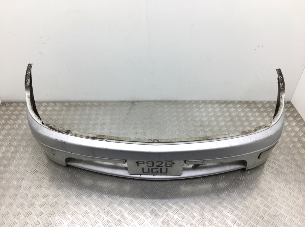 Бампер передний бу для Toyota Estima 1 2.2 TD, 1997 г. Бампер передний бу для Toyota Estima 1 2.2 TD, 1997 г.