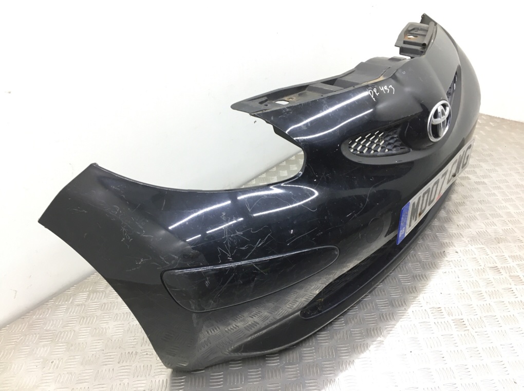 Бампер передний бу для Toyota Aygo 1 1.0 i, 2007 г. Бампер передний бу для Toyota Aygo 1 1.0 i, 2007 г.