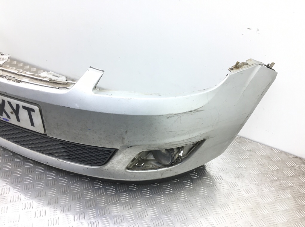 Бампер передний бу для Ford Fiesta 5 1.4 i,  2006 г.