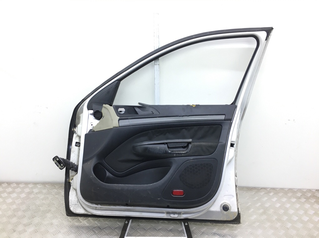 Дверь передняя правая бу для Skoda Octavia A5 1.4 i, 2004 г. Дверь передняя правая бу для Skoda Octavia A5 1.4 i, 2004 г.