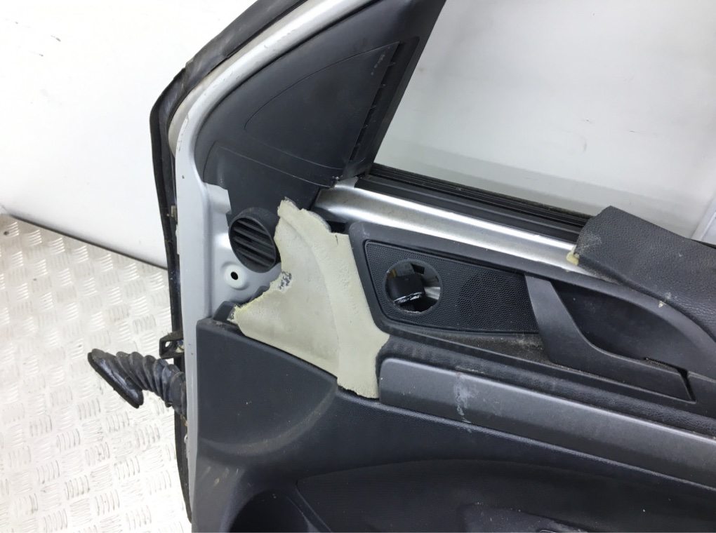 Дверь передняя правая бу для Skoda Octavia A5 1.4 i, 2004 г. Дверь передняя правая бу для Skoda Octavia A5 1.4 i, 2004 г.