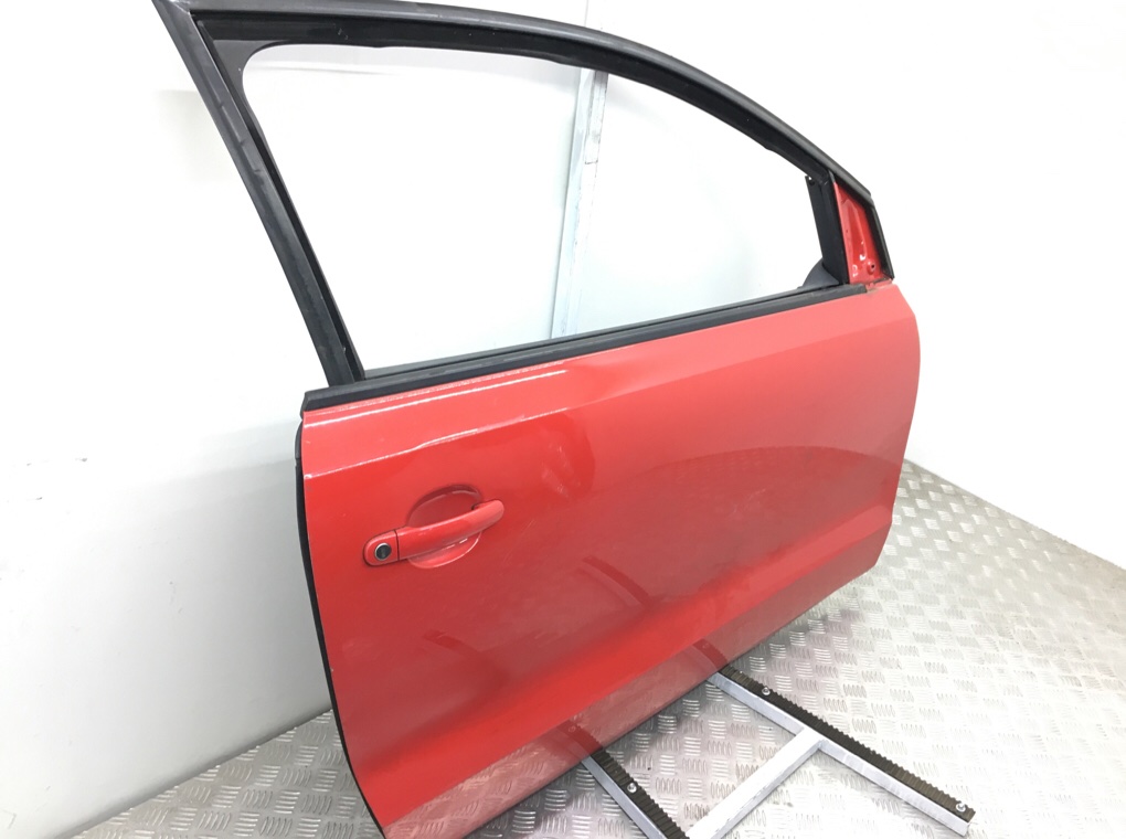 Дверь передняя правая бу для Volkswagen Polo 5 1.2 i, 2013 г. Дверь передняя правая бу для Volkswagen Polo 5 1.2 i, 2013 г.