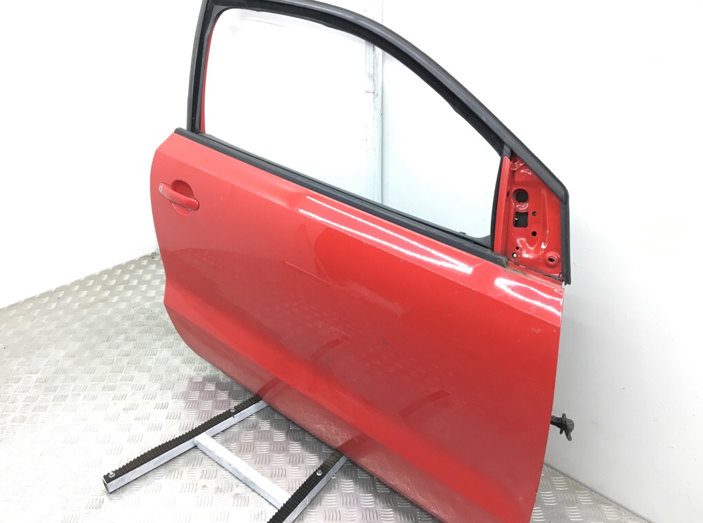 Дверь передняя правая бу для Volkswagen Polo 5 1.2 i, 2013 г. Дверь передняя правая бу для Volkswagen Polo 5 1.2 i, 2013 г.