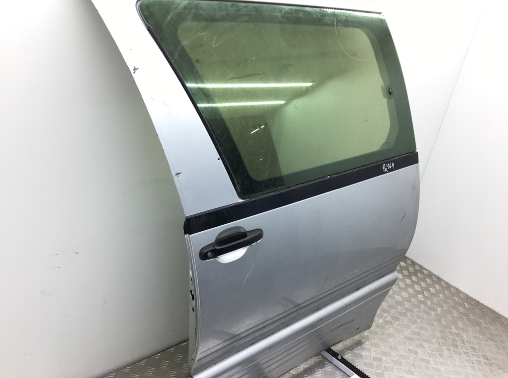 Дверь сдвижная левая бу для Toyota Estima 1 2.2 TD,  1997 г.