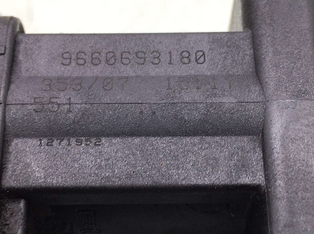 Клапан управления турбиной (актуатор) бу для Citroen C4 Grand Picasso 2.0 HDi, 2008 г. Клапан управления турбиной (актуатор) бу для Citroen C4 Grand Picasso 2.0 HDi, 2008 г.