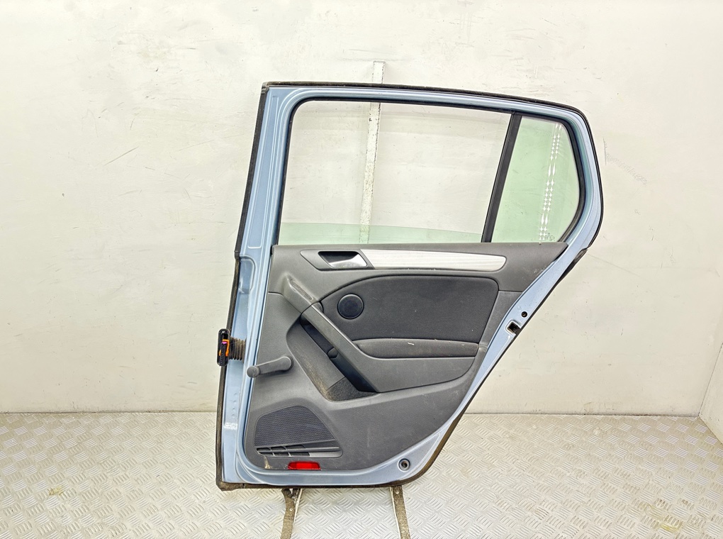Дверь задняя правая бу для Volkswagen Golf 6 1.6 i, 2009 г. Дверь задняя правая бу для Volkswagen Golf 6 1.6 i, 2009 г.