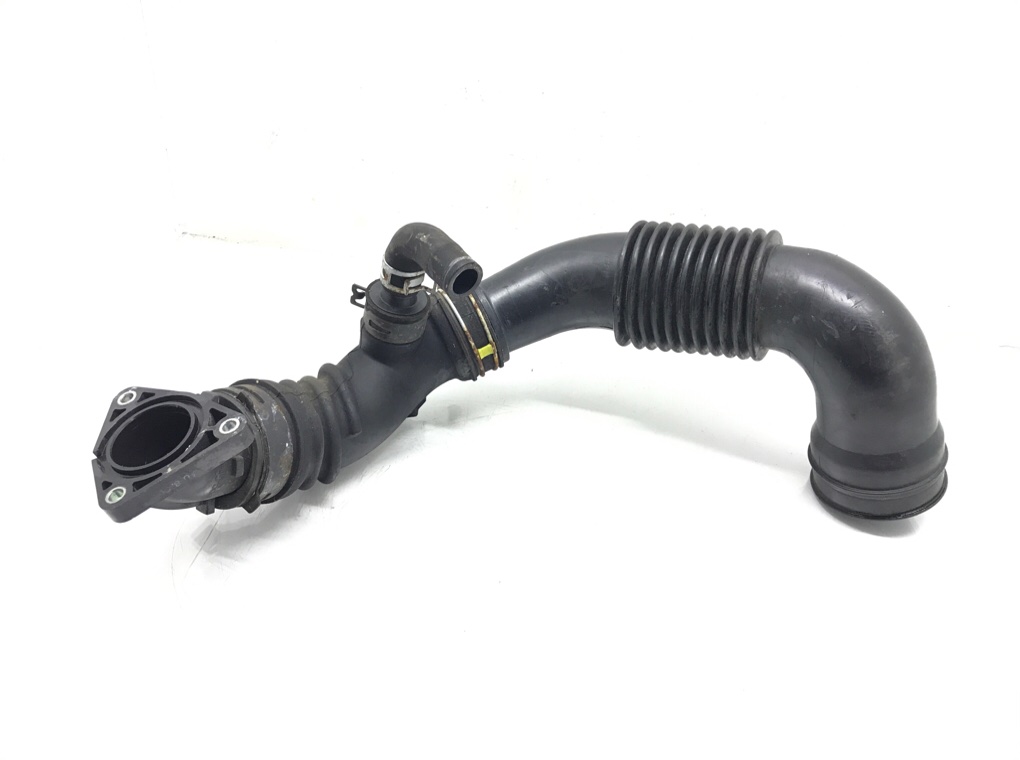 Патрубок турбины бу для Toyota Yaris 1.4 TD, 2010 г. Патрубок турбины бу для Toyota Yaris 1.4 TD, 2010 г.