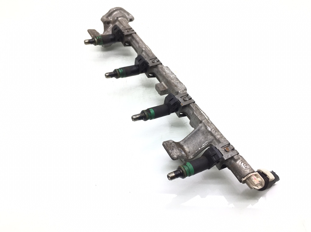 Топливная рампа бу для Ford Focus 2 1.4 i,  2005 г.