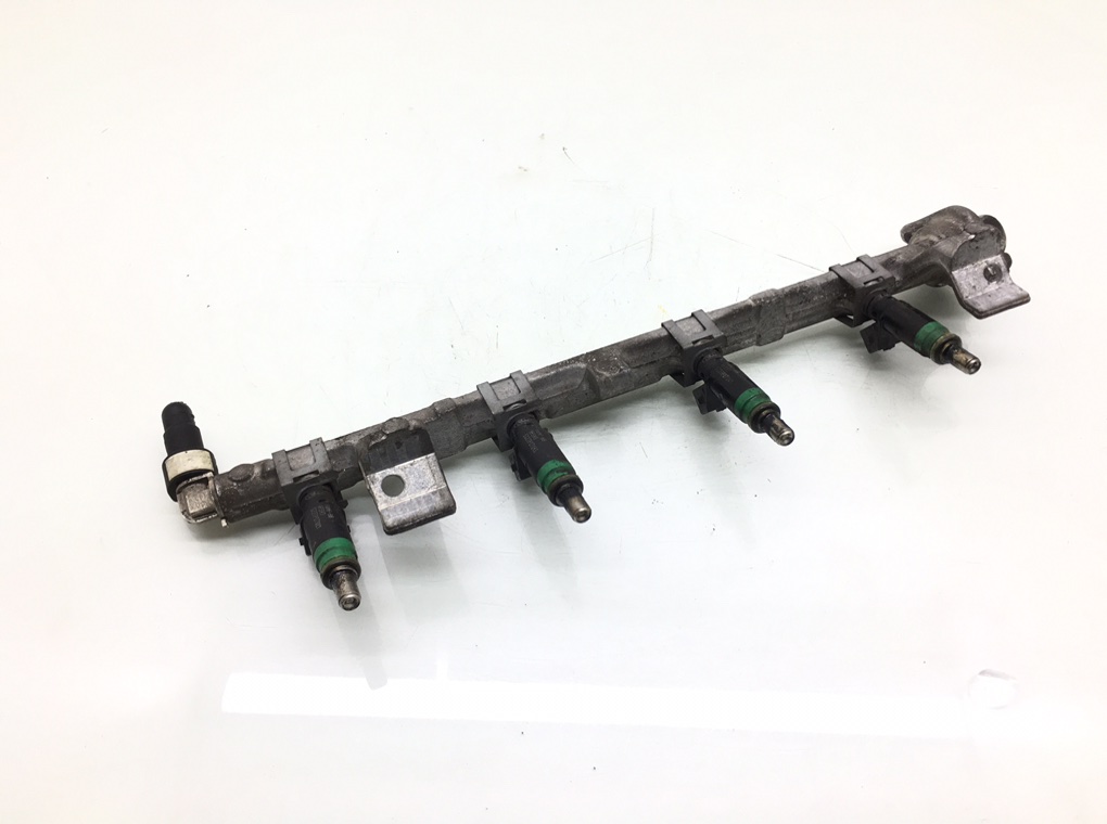 Топливная рампа бу для Ford Focus 2 1.4 i,  2005 г.