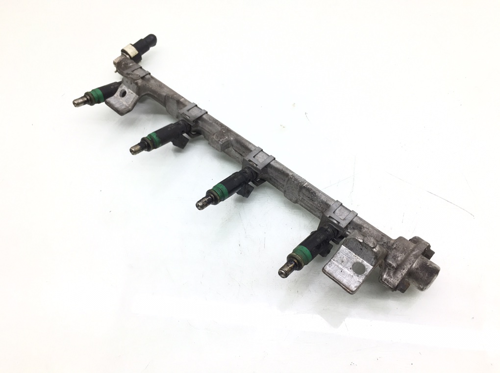 Топливная рампа бу для Ford Focus 2 1.4 i,  2005 г.