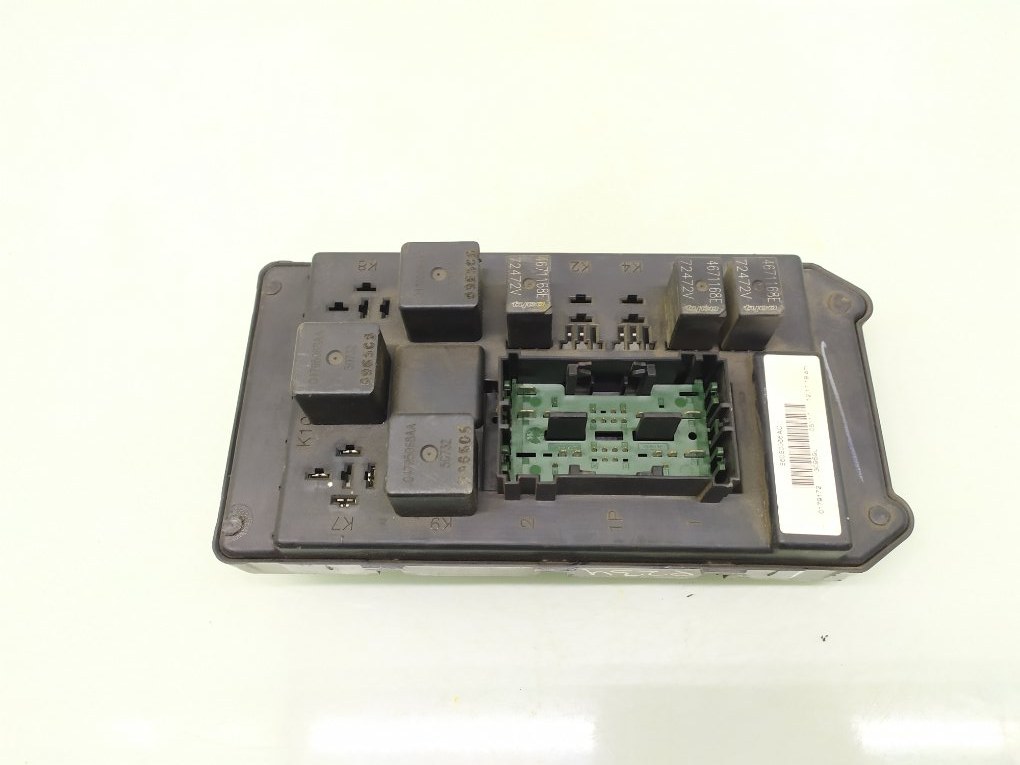 Блок предохранителей бу для Jeep Grand Cherokee WK 3.0 CRD, 2005 г. Блок предохранителей бу для Jeep Grand Cherokee WK 3.0 CRD, 2005 г.