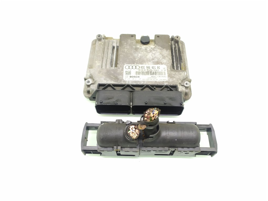 Блок управления двигателем бу для Audi A3 8P 1.9 TDi, 2008 г.