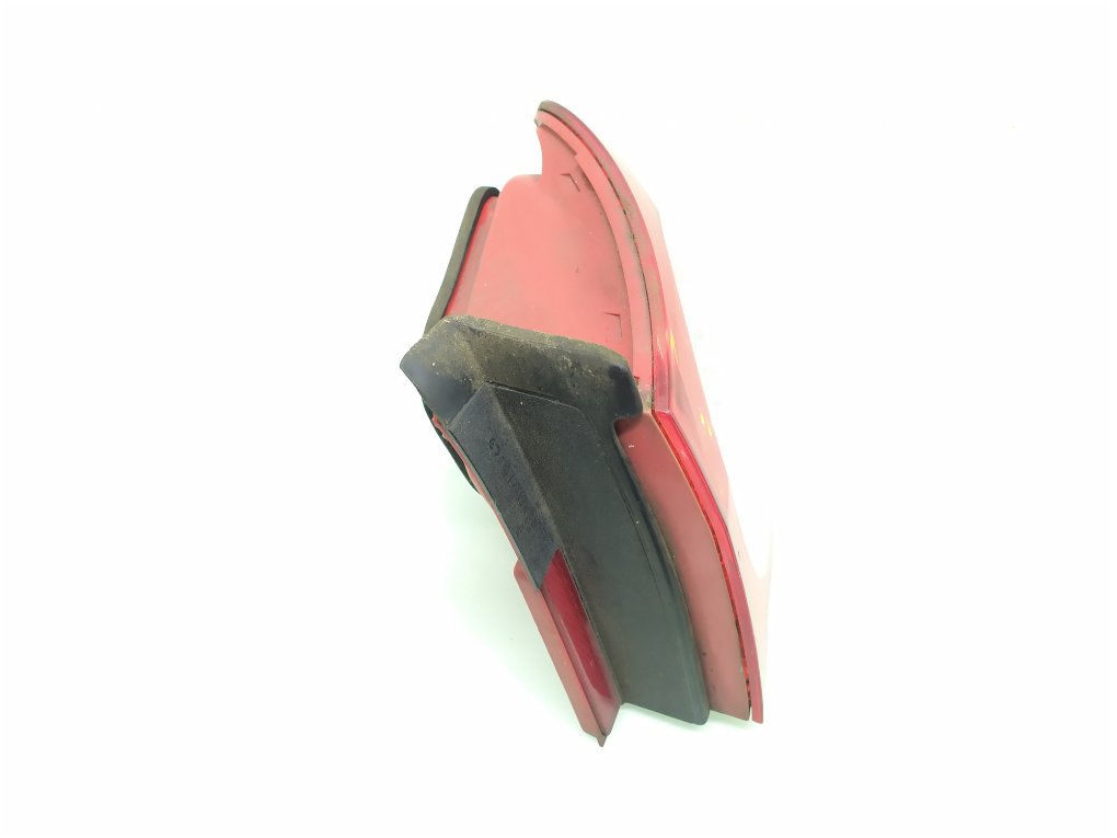 Фонарь задний правый бу для Volkswagen Passat B6 2.0 TDi, 2007 г. Фонарь задний правый бу для Volkswagen Passat B6 2.0 TDi, 2007 г.