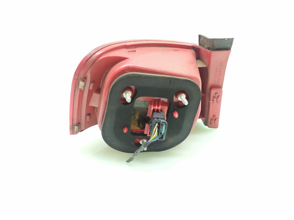 Фонарь задний правый бу для Volkswagen Passat B6 2.0 TDi, 2007 г. Фонарь задний правый бу для Volkswagen Passat B6 2.0 TDi, 2007 г.