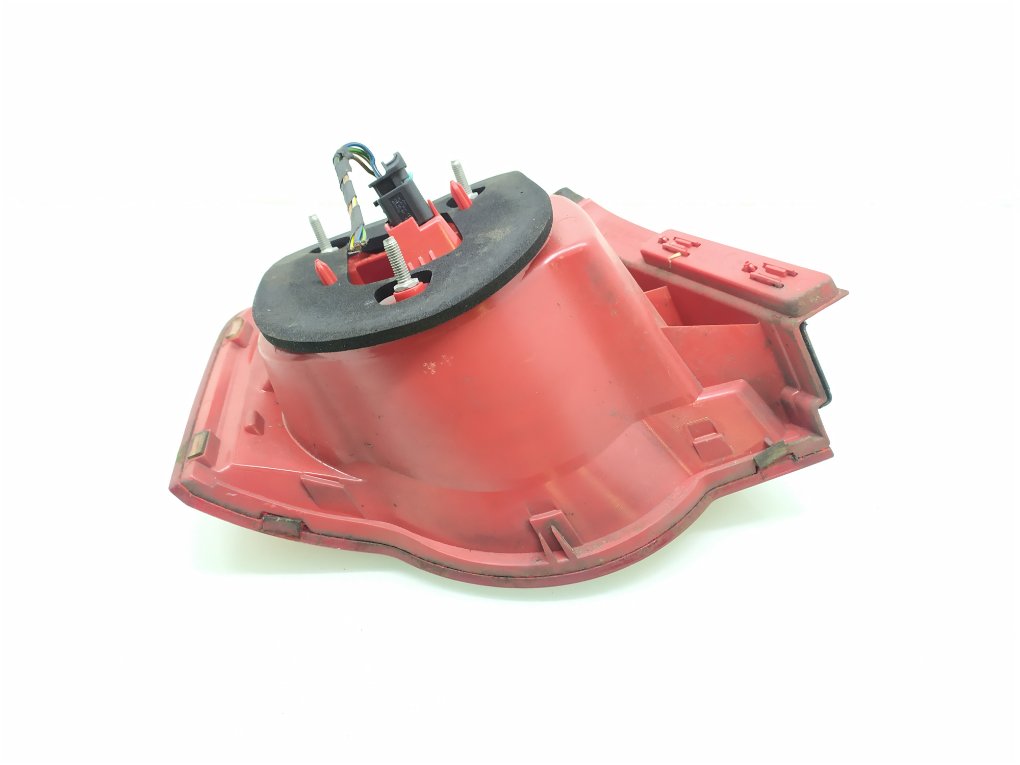 Фонарь задний правый бу для Volkswagen Passat B6 2.0 TDi, 2007 г. Фонарь задний правый бу для Volkswagen Passat B6 2.0 TDi, 2007 г.