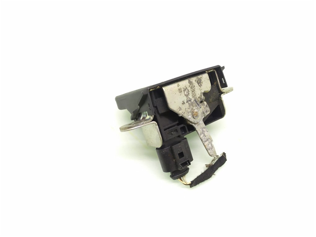 Замок багажника бу для Volkswagen Golf 5 1.4 i, 2006 г. Замок багажника бу для Volkswagen Golf 5 1.4 i, г.