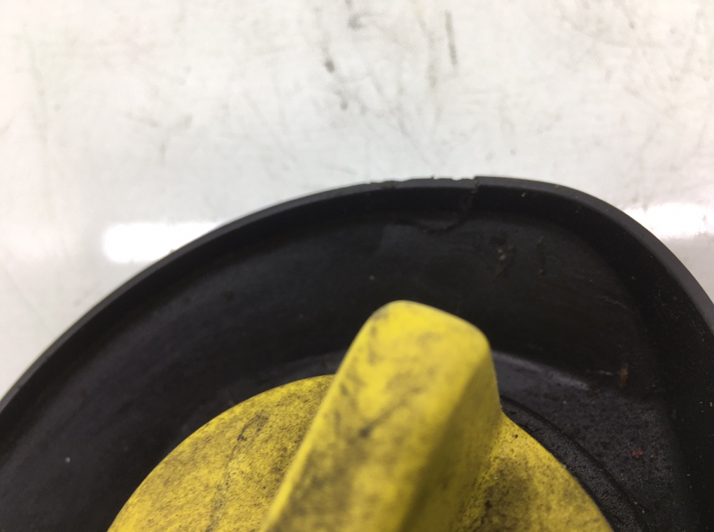 Маслозаливная горловина бу для Renault Twingo  1.2 i,  2008 г.