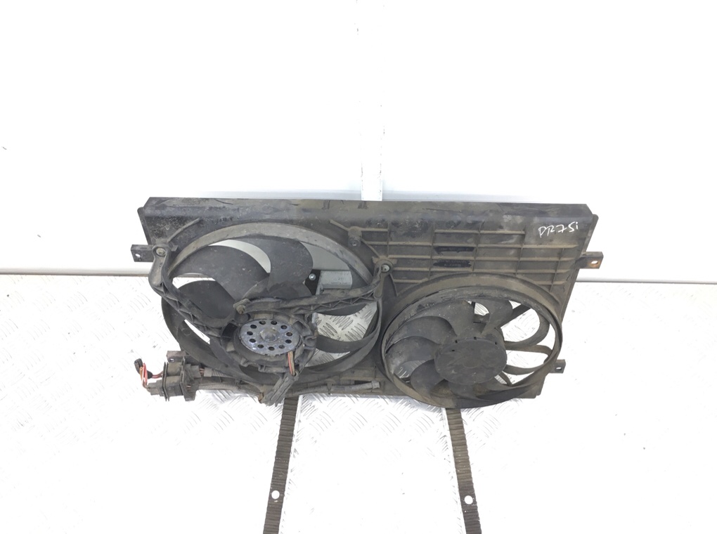 Вентилятор радиатора бу для Volkswagen Polo 4 1.2 i,  2003 г.