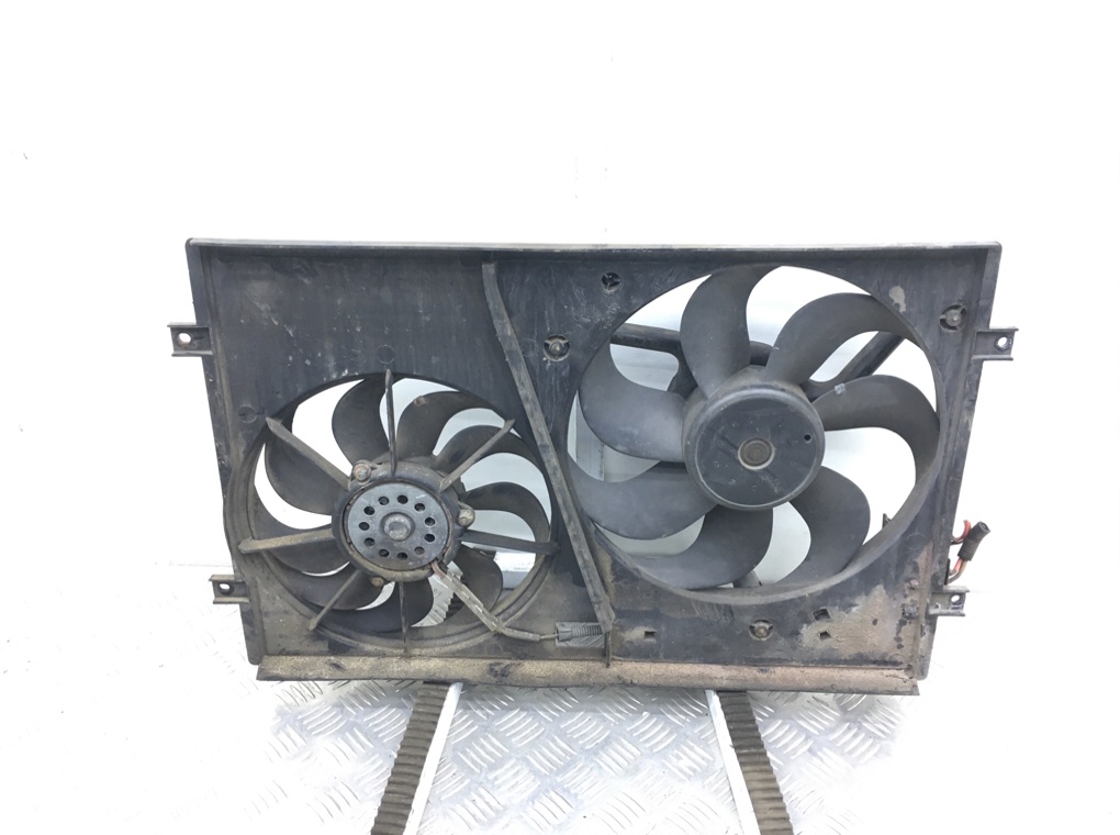 Вентилятор радиатора бу для Volkswagen Polo 4 1.2 i,  2003 г.