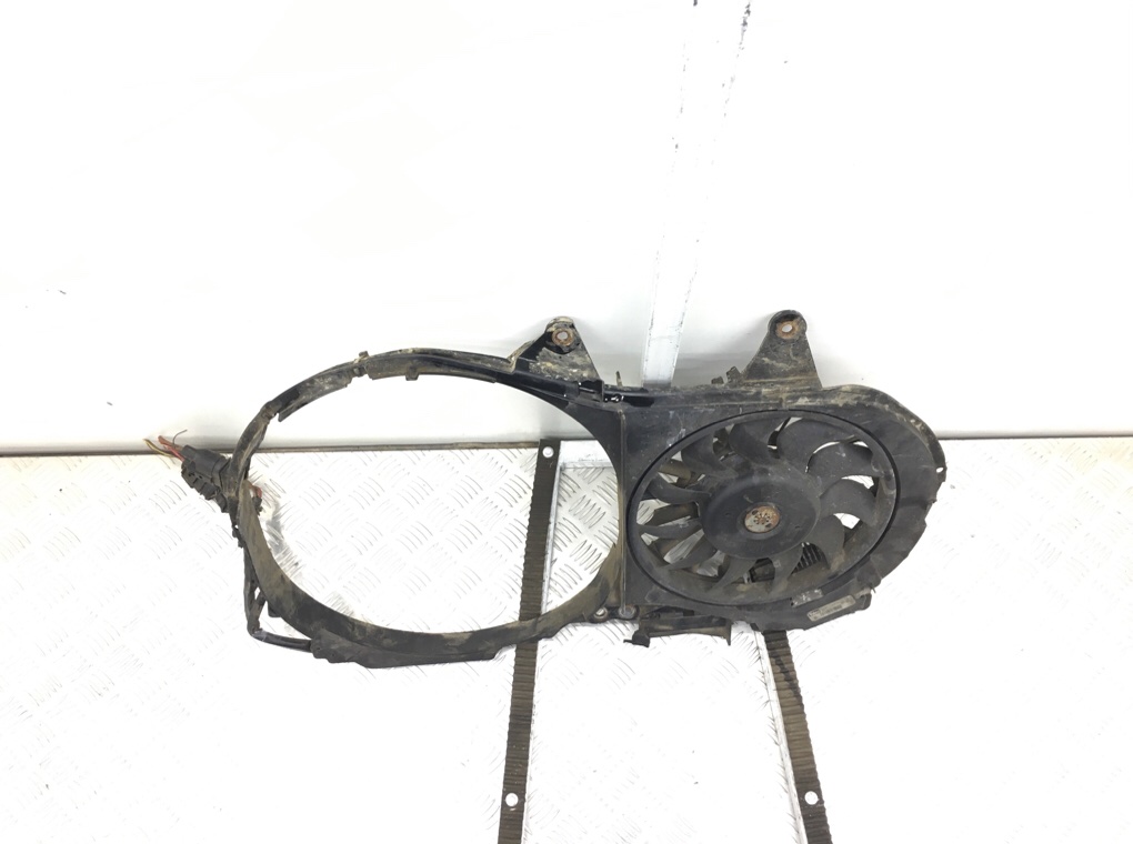 Вентилятор радиатора бу для Audi A4 B6 1.9 TDi, 2003 г. Вентилятор радиатора бу для Audi A4 B6 1.9 TDi, 2003 г.