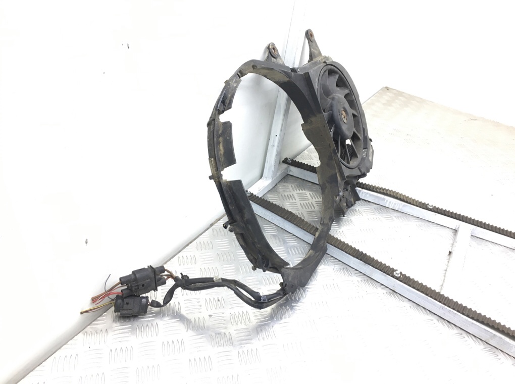 Вентилятор радиатора бу для Audi A4 B6 1.9 TDi, 2003 г. Вентилятор радиатора бу для Audi A4 B6 1.9 TDi, 2003 г.