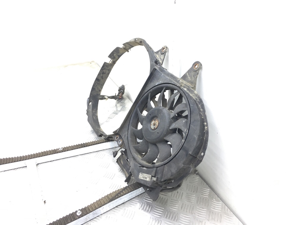 Вентилятор радиатора бу для Audi A4 B6 1.9 TDi, 2003 г. Вентилятор радиатора бу для Audi A4 B6 1.9 TDi, 2003 г.