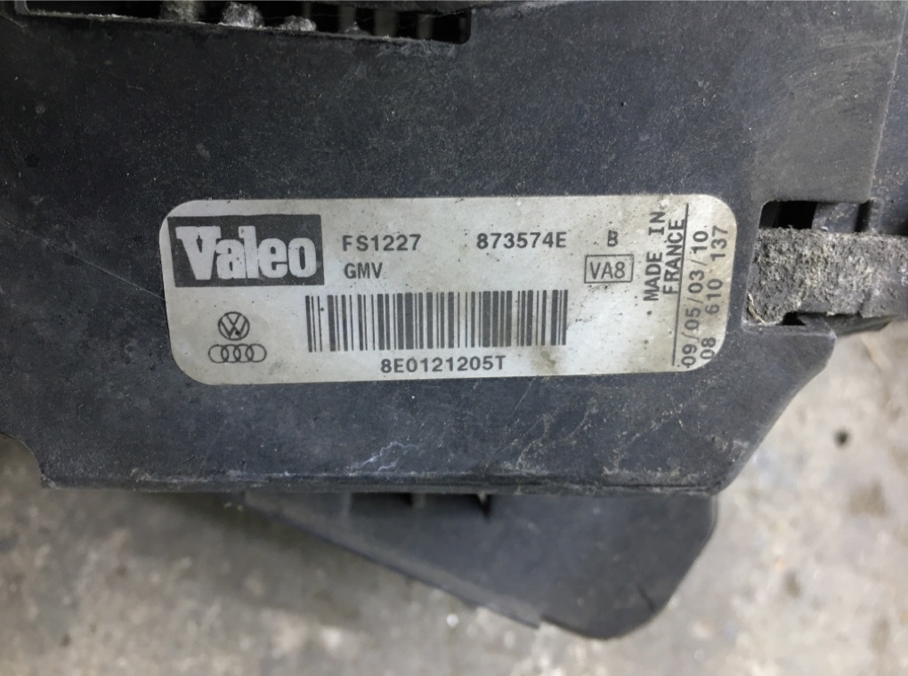 Вентилятор радиатора бу для Audi A4 B6 1.9 TDi, 2003 г. Вентилятор радиатора бу для Audi A4 B6 1.9 TDi, 2003 г.