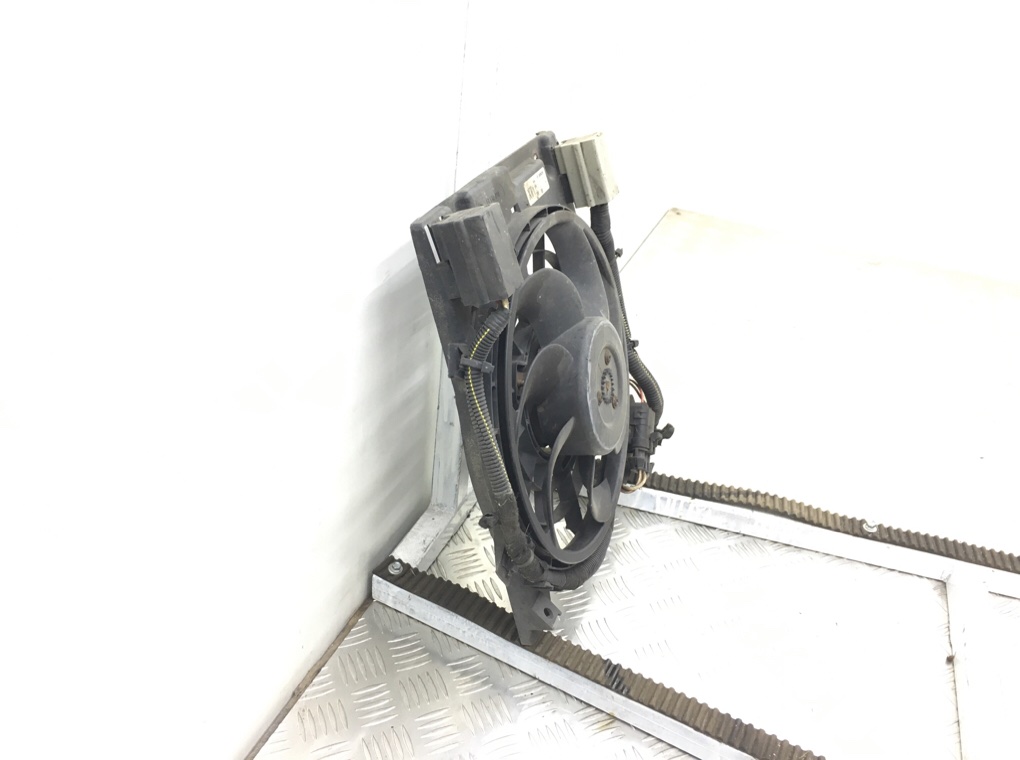 Вентилятор радиатора бу для Opel Astra H 1.7 CDTi,  2009 г.