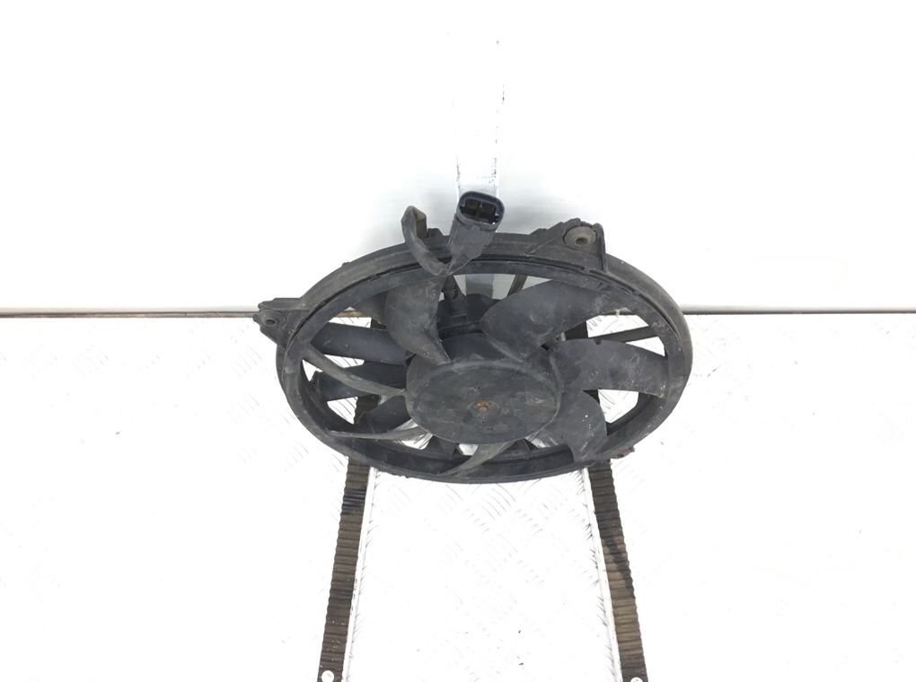 Вентилятор радиатора бу для Peugeot 308 T7 1.4 i,  2009 г.